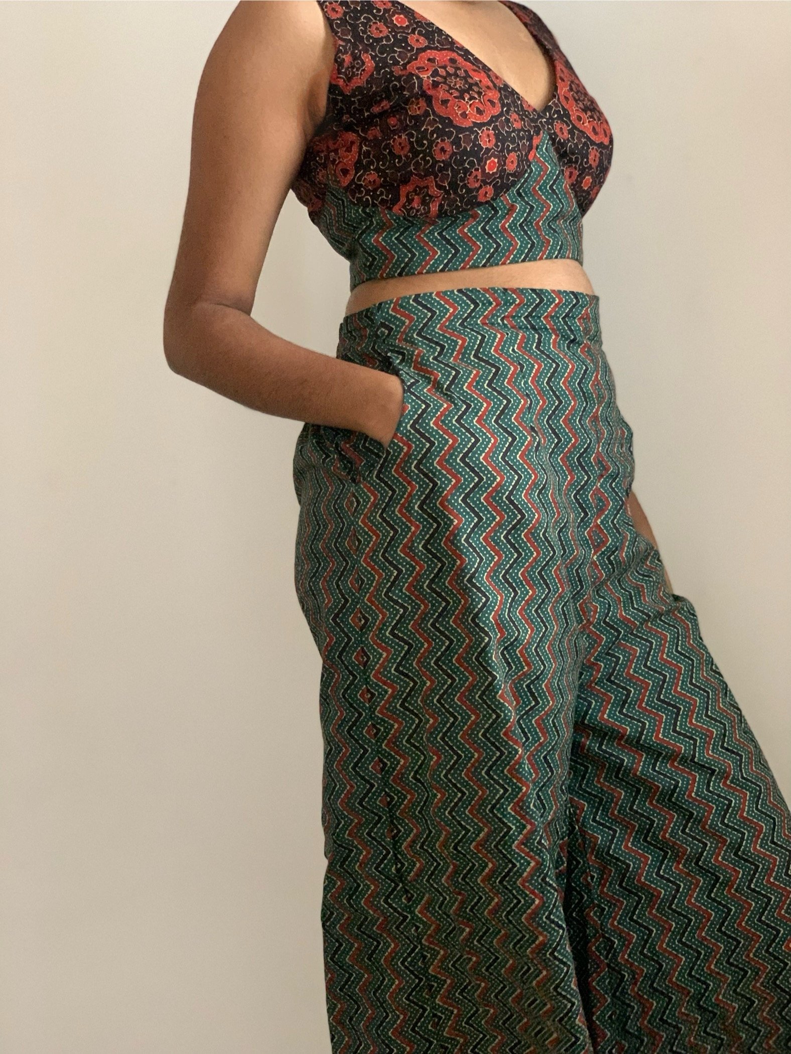 zig-zag palazzo pant and crop top - Image 5