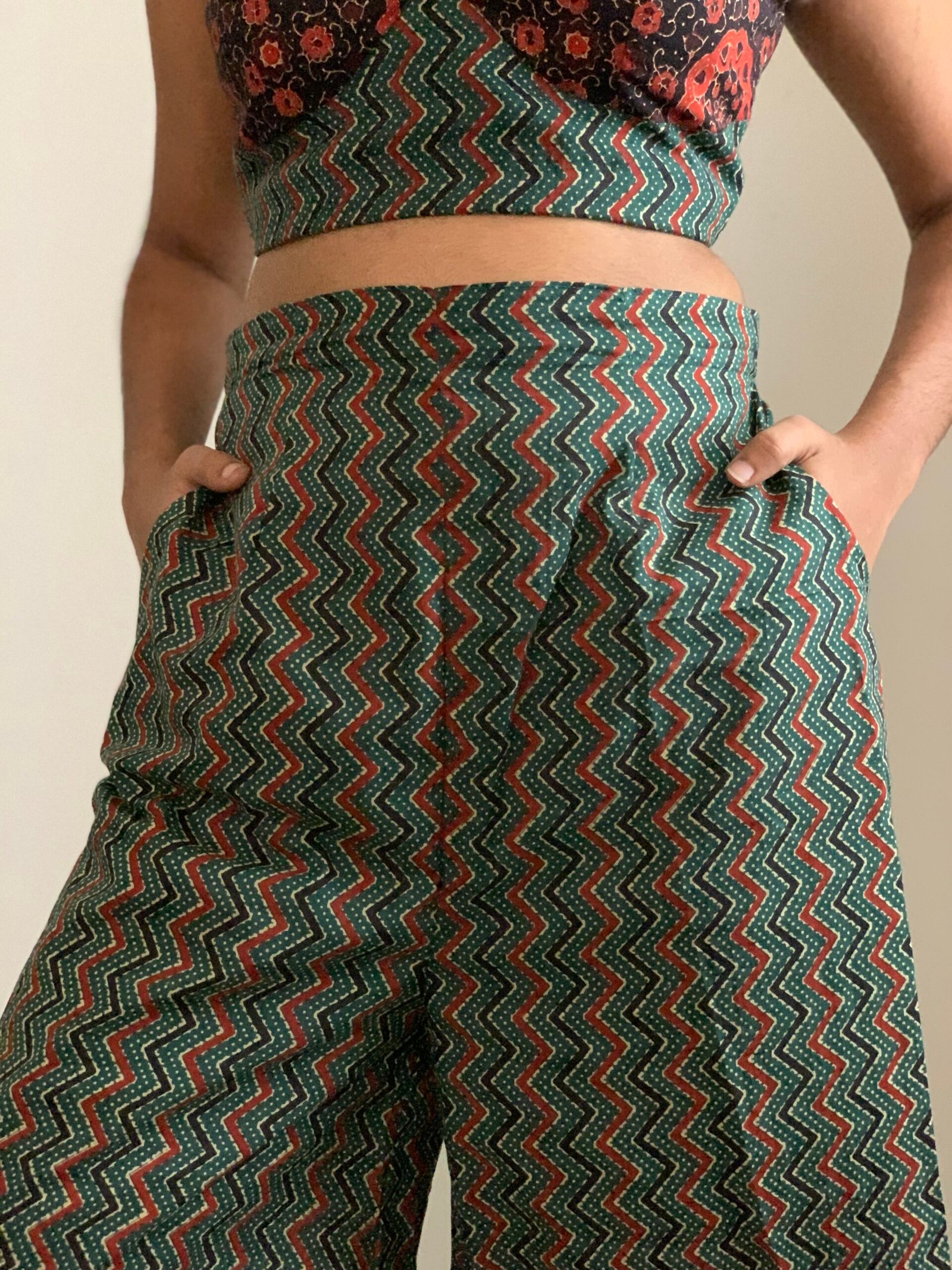 zig-zag palazzo pant and crop top - Image 4